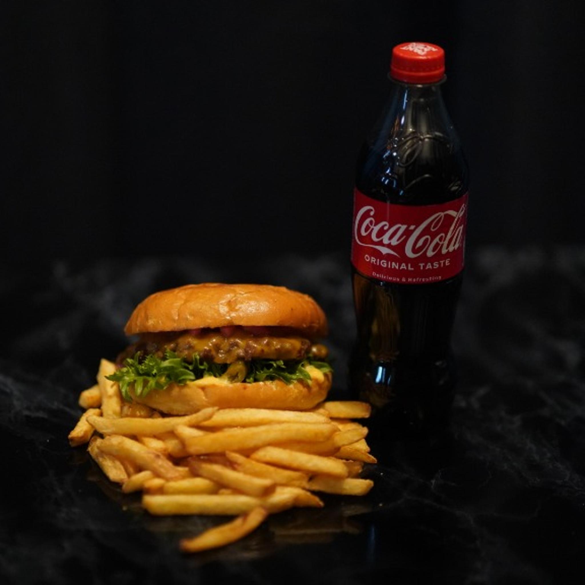 Chili Cheese Burger (hot) Kombo
